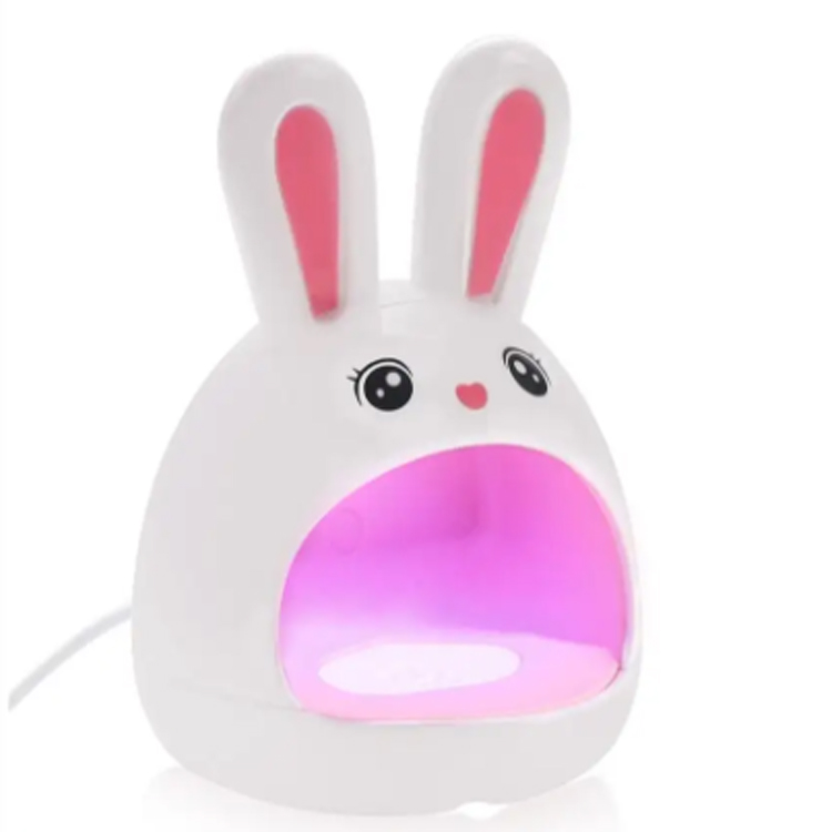 Hur påverkar en nagellampa professionella manikyrstandarder över hela världen?