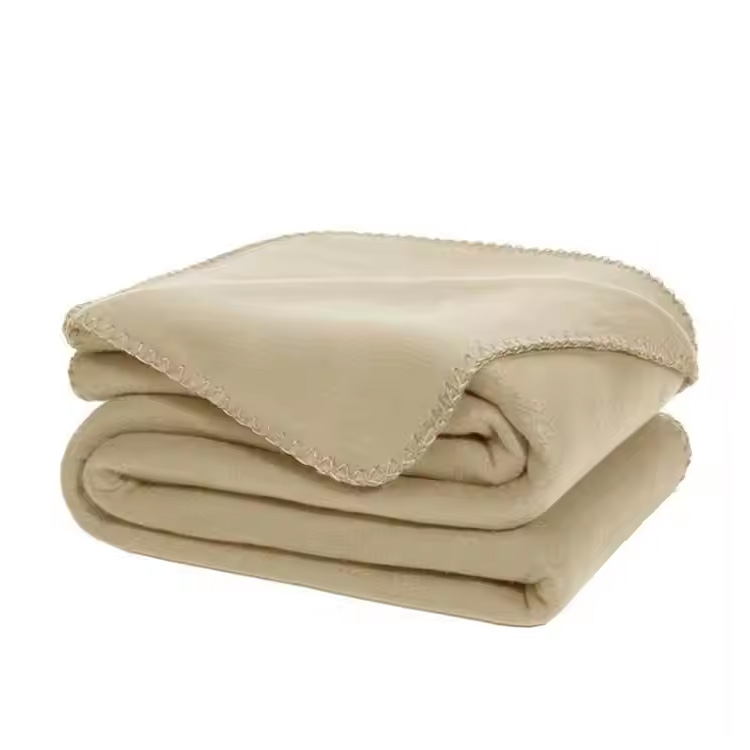 Främjande fast färgkant mjuk sängkläder fleece kast filt